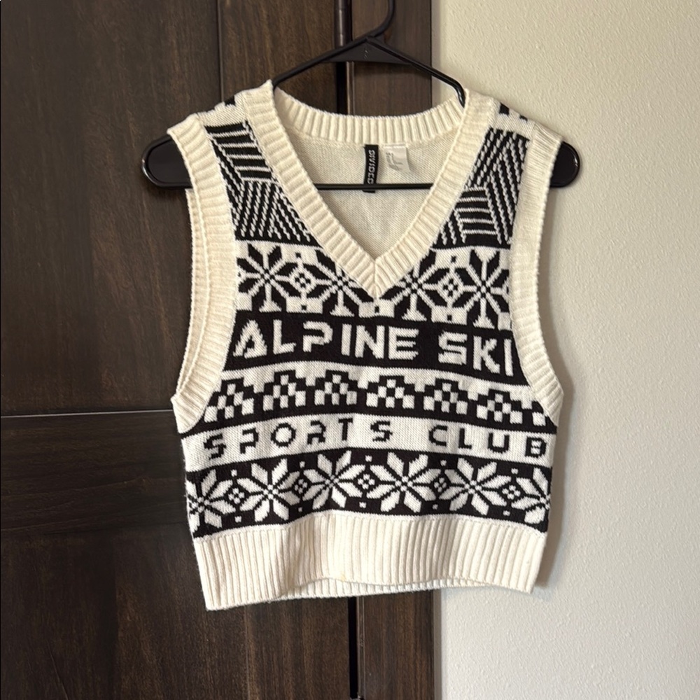 H&M Divided White Knit Sweater